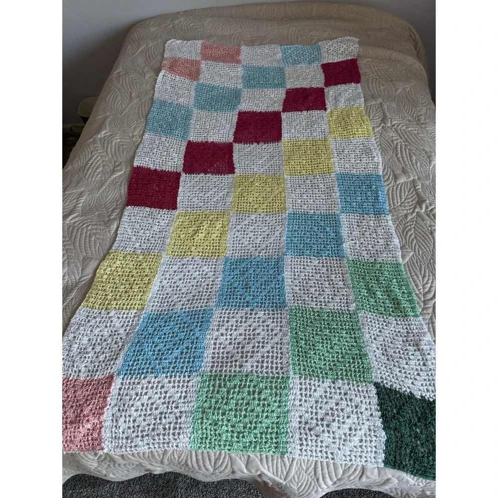 Dainty Crocheted Bed Covering 64 By 35